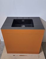 Küchenbecken mit Metallplatte