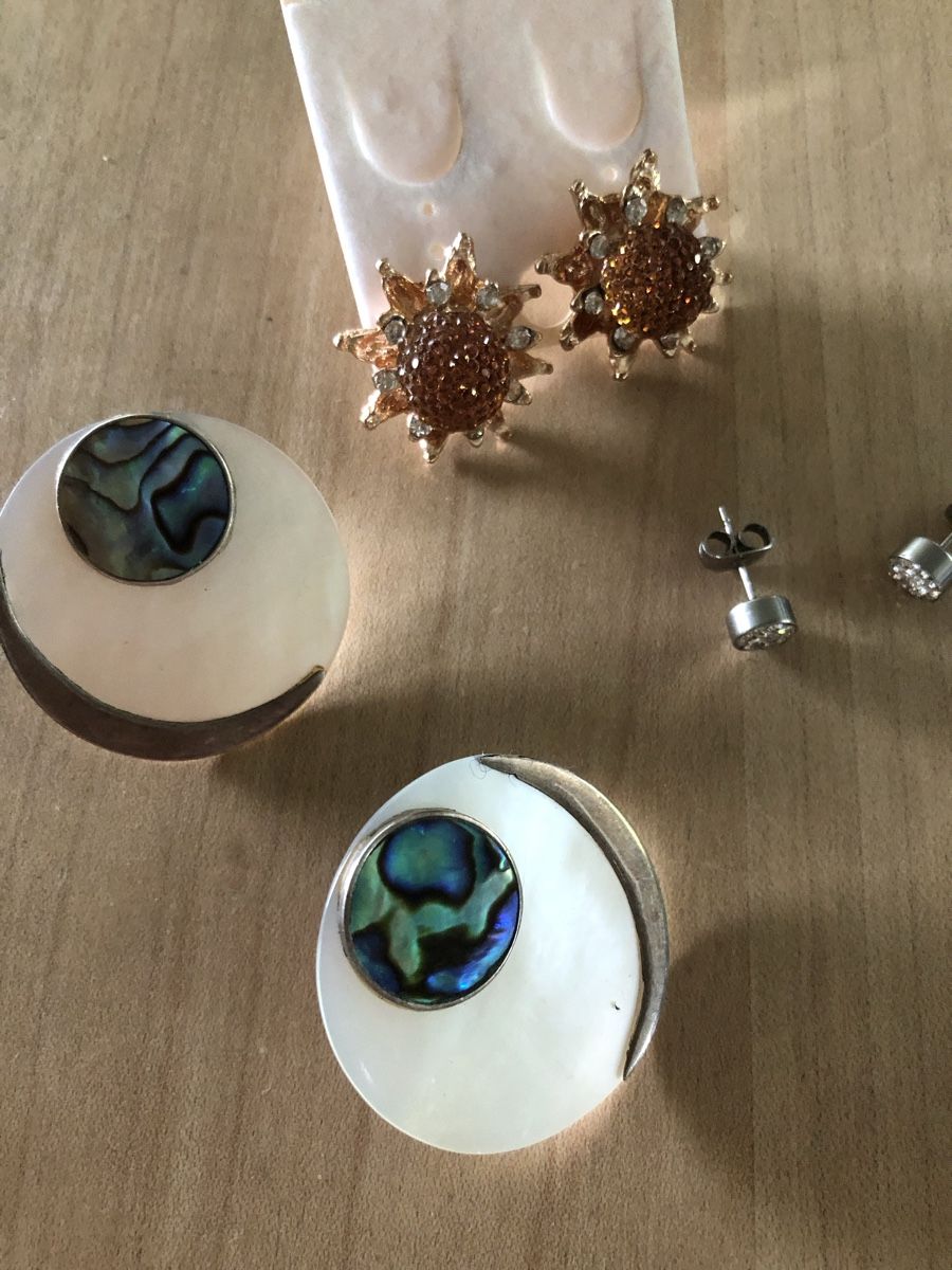 Autres bijoux: Konvolut Ohrstecker  – D'occasion à Burgdorf par elatria 1