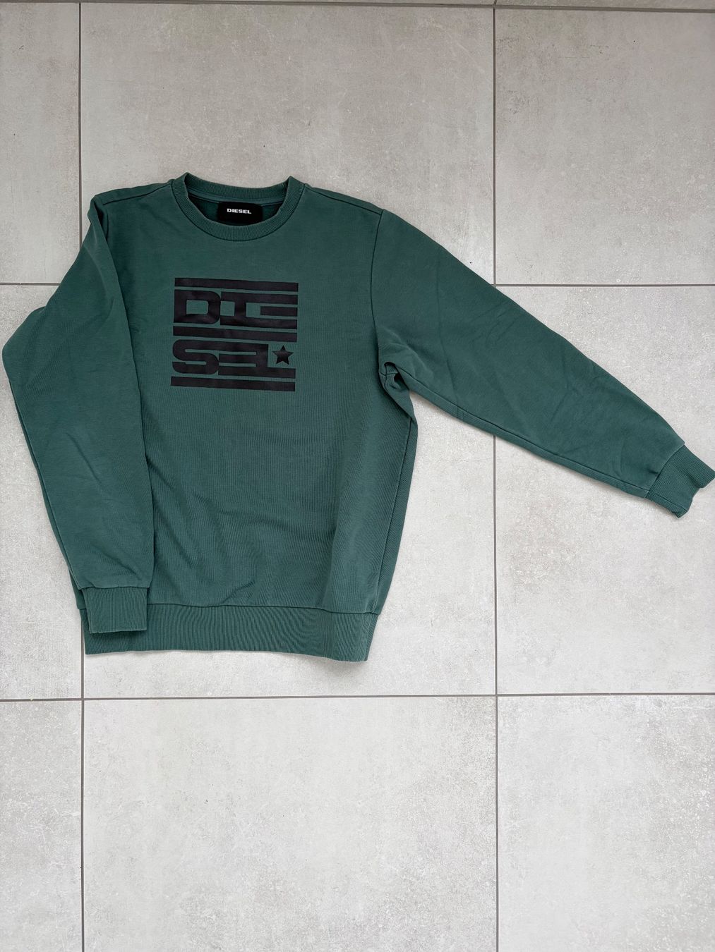 Diesel Pullover & Sweatshirts: Diesel Pullover Grün – Gebraucht aus Thalwil von charai