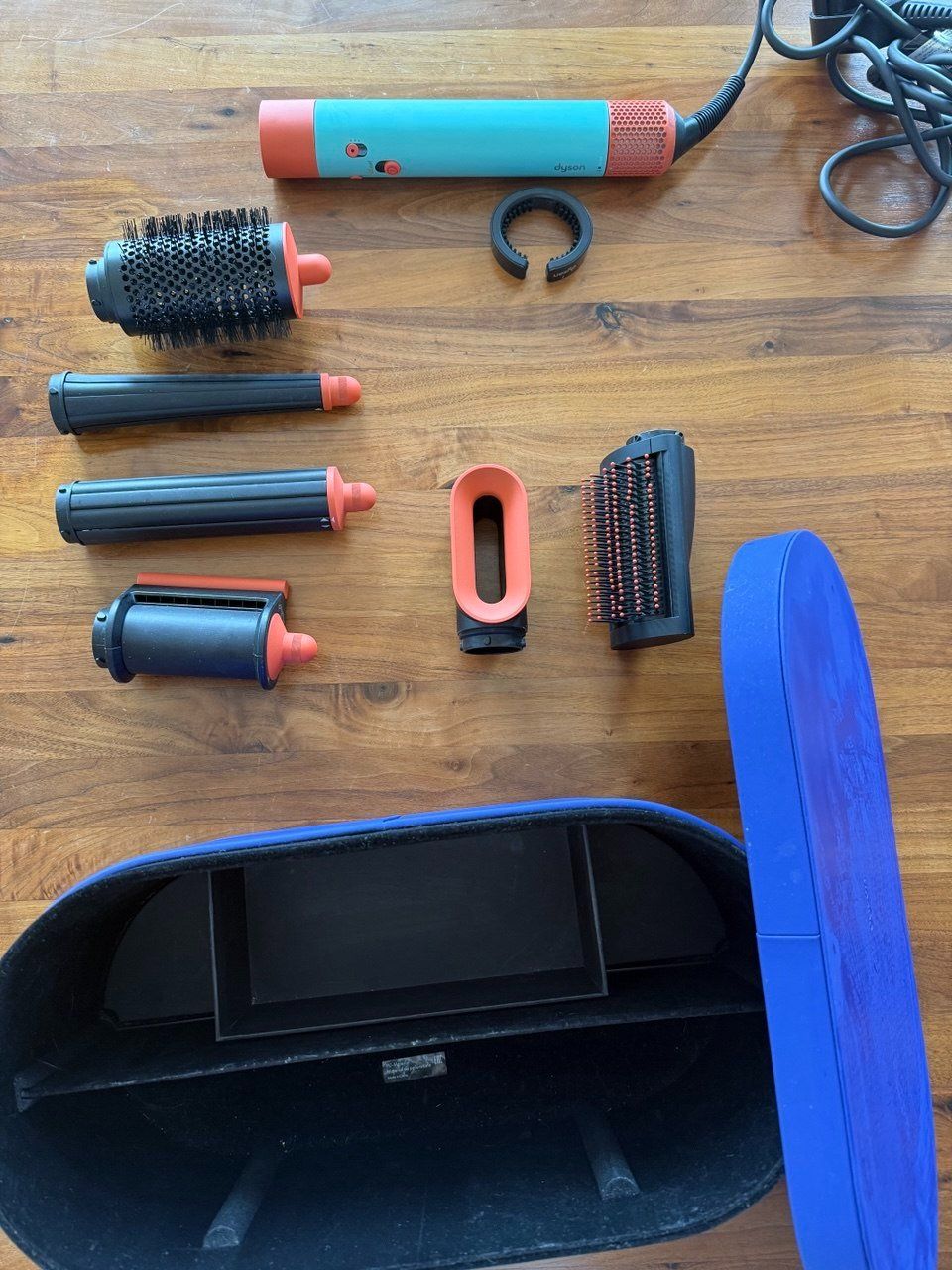 Dyson Asciugacapelli: Dyson Airwrap i.d. Straight+Wavy Bluetooth – Usato da Zürich venduto da futurmutur 4