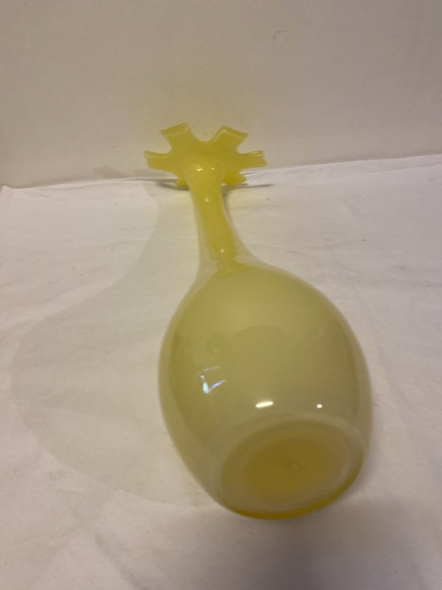 Vasen & Gefässe: Sonnengelbe Blumenvase, Glasvase, Vintage – Gebraucht aus sursee von trilli-tralli 4