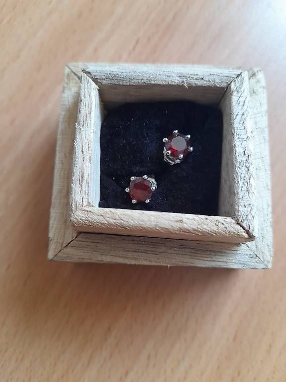 Orecchini pendenti & Orecchini a lobo: Ohrstecker Granat 6mm in 925 Silber – Usato da Ebnat-Kappel venduto da mon_nk52