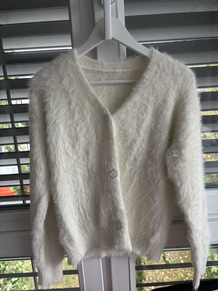Pulls & Sweat-shirts: Damen Pullover Cremefarbe – Neuf (Voir description) à Arbon par Ursula_566