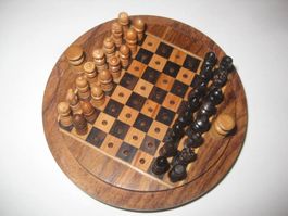 Mini Schachspiel aus Holz, Rarität
