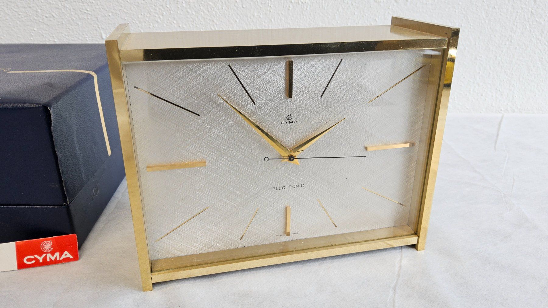 Stand- & Wanduhren: Pendulette Cyma vintage avec coffret – Defekt aus Malleray von Frederic24 2