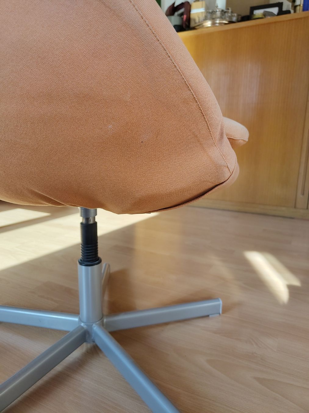 Stühle: Sessel drehbar – Defekt aus Basel von OleThiele 3