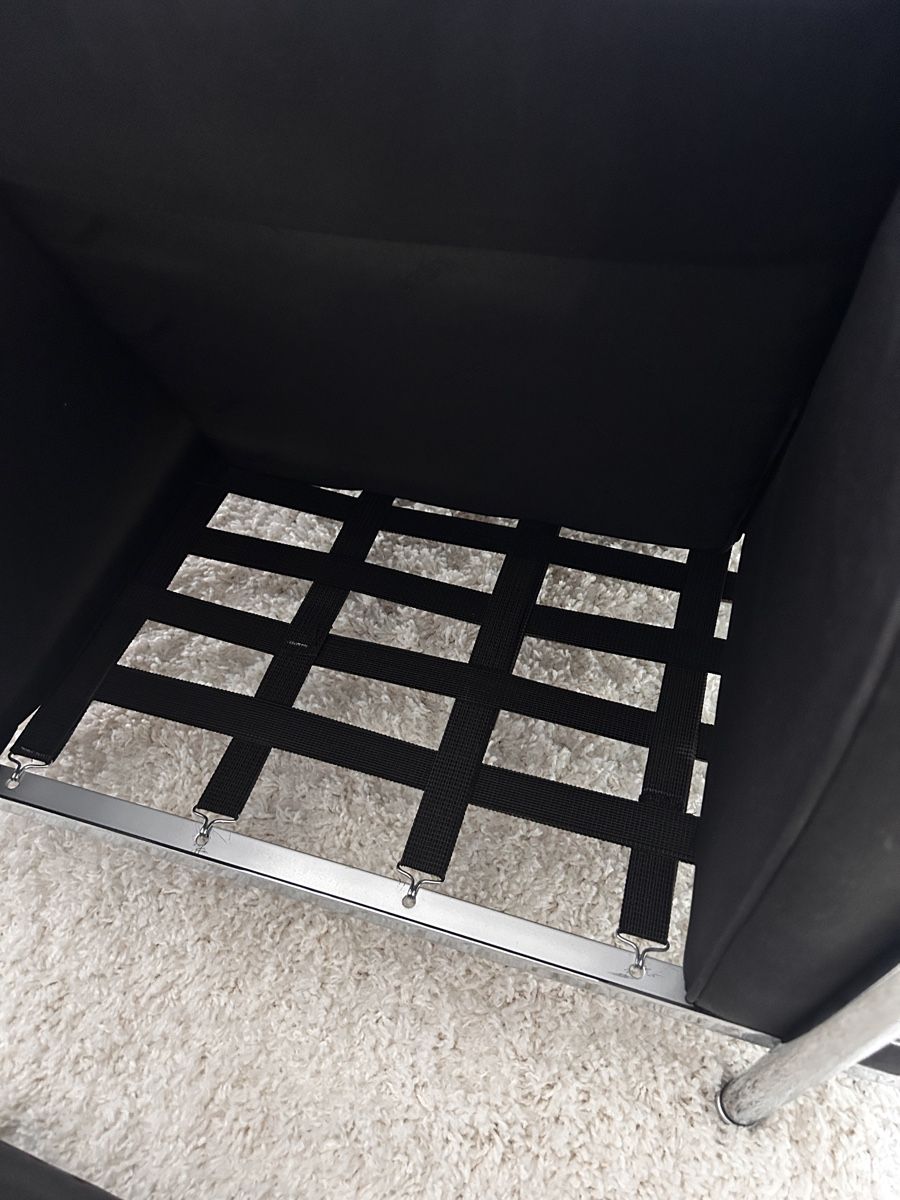 Le Corbusier Poltrone: LC 2 le Corbusier von Cassina – Usato da Muttenz venduto da j.prescha 2
