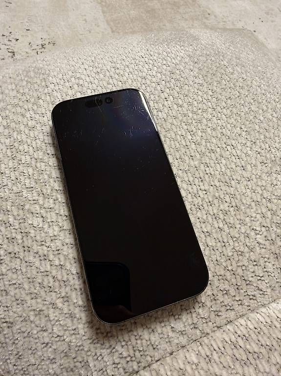 Telefoni cellulari / Smartphones: iphone 16 Pro 128gb – Usato da Zürich venduto da vul_qxs7 1