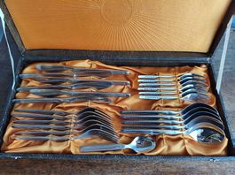 Besteckgarnitur, Set di posate, Enseble de Couverts