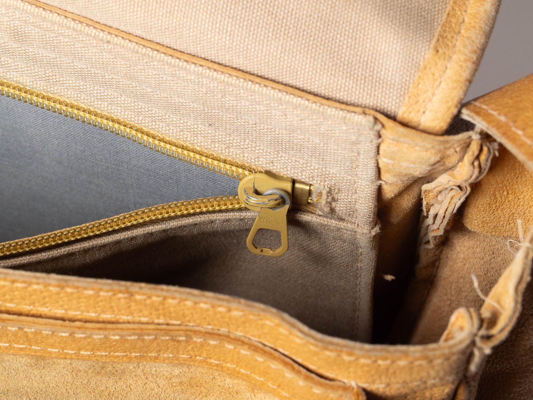 Borse: Vintage Ledertasche Messenger Bag – Difettoso da Biel/Bienne venduto da ananda.schuerch 2