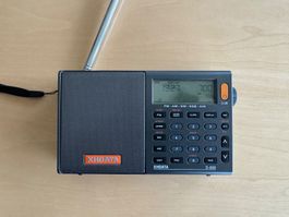 XHDATA D-808 Tragbares Digitales Radio UKW-Stereo/KW/MW/LW