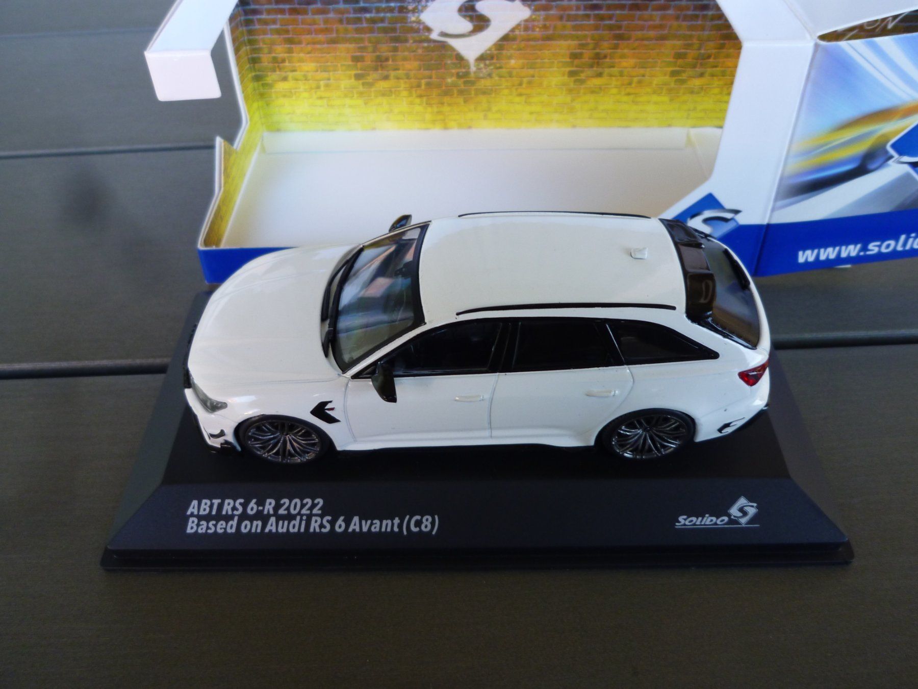 Audi Modellini d'auto: ABT RS6-R (2022) – Nuovo e nell'imballaggio originale da Flawil venduto da Imperiosud 4