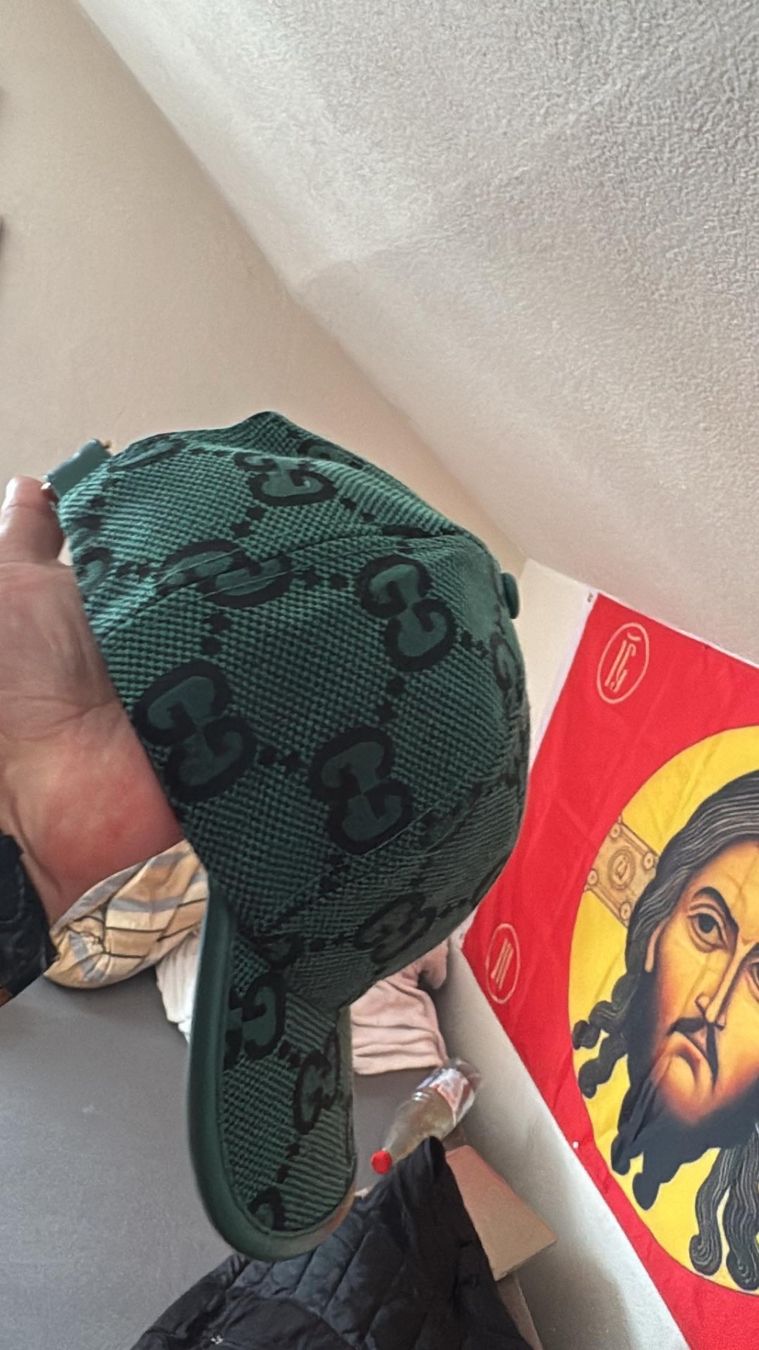 Gucci Autres vêtements & accessoires: Cap Gucci 2025/2026 Edition – Neuf avec emballage d'origine à Aarau par da_jov 1