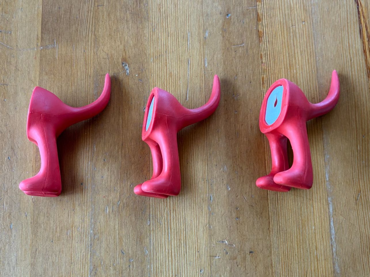 Ikea Ferramenta: 3er Set Wandhaken Hunde-Hintern Rot – Usato da Stein am Rhein venduto da Karisma78 1