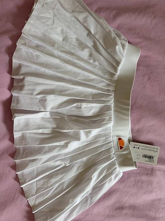 Röcke: Tennisrock ellesse 42 – Neu und originalverpackt aus Zürich von aliciasp
