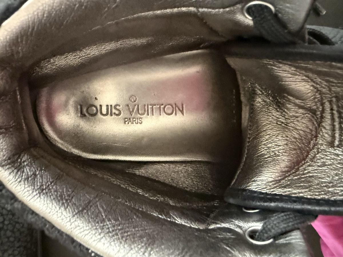 Louis Vuitton Scarpe da donna: Sneakers LOUIS VUITTON en cuir noir – Usato da Vernier venduto da ley_yqh9 3