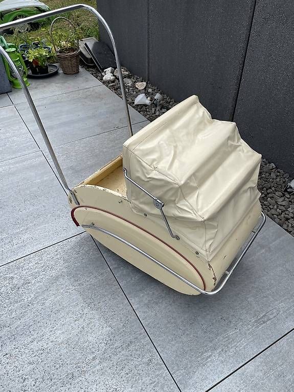 Carrozzine: Poussette vintage – Usato da Bevaix venduto da Greg999