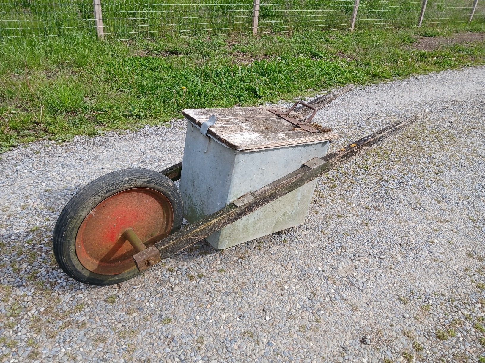 Carriole: Gülle- Schubkarre – Usato da Mellingen venduto da Roat
