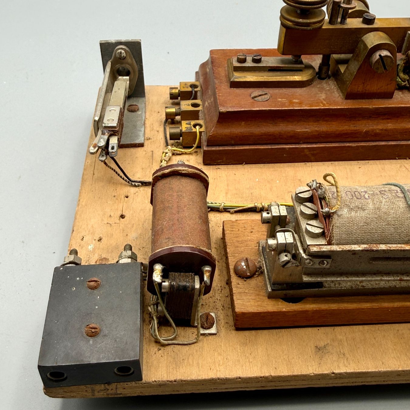 Telefone: Antiker Morsetelegraph – Gebraucht aus Ueberstorf von Brocandi 6