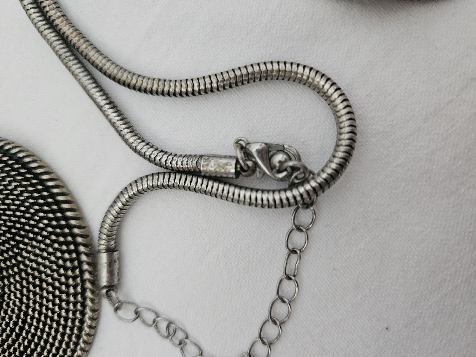 Catenine: Schicke Statement Kette, Strass, Silberfarben – Usato da Urdorf venduto da Colina 4