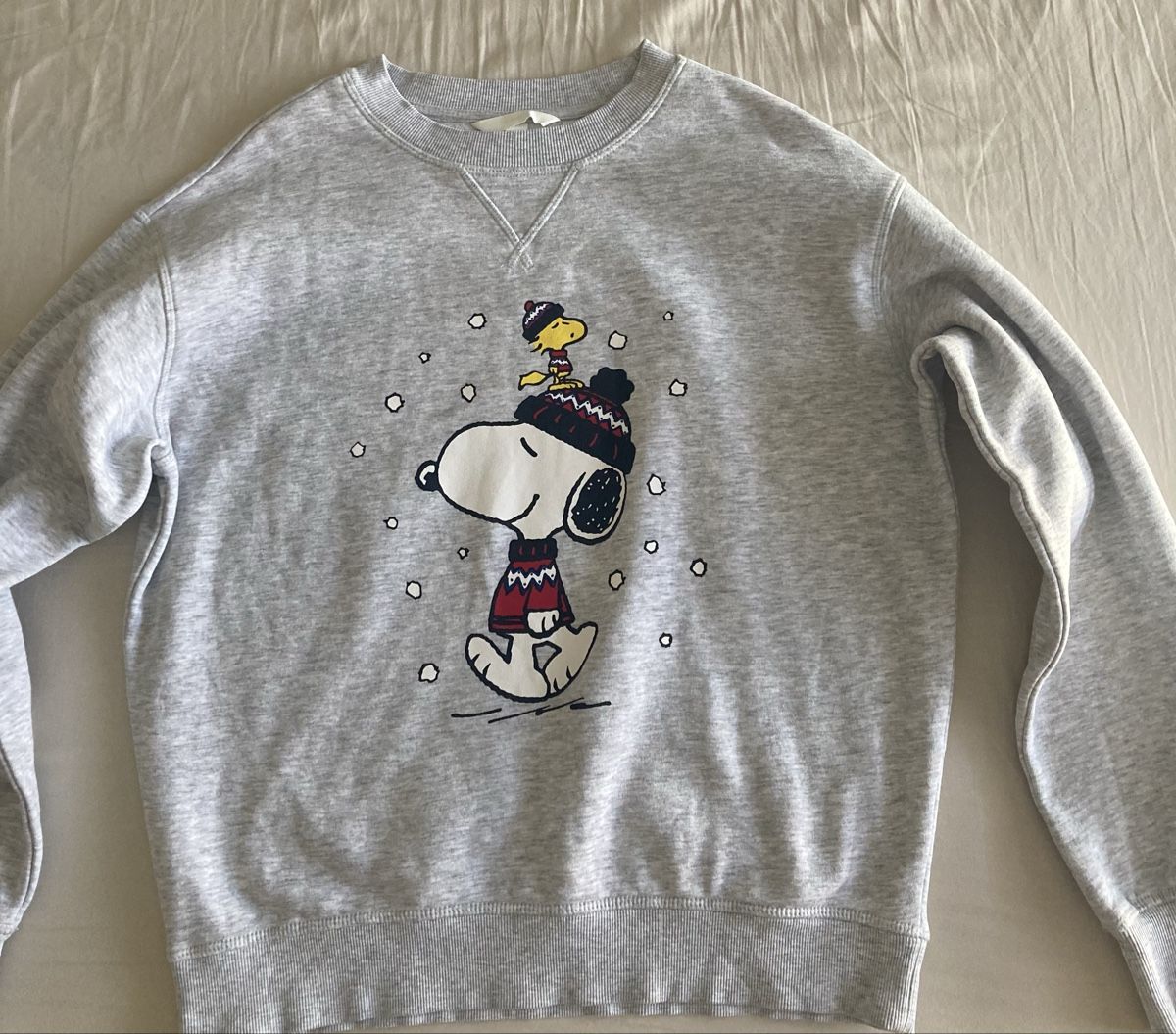 H&M Lotti di vestiti: 3 Pullover Peanuts H&M Grösse XS S 170 gebraucht – Usato da Baar venduto da Flobee 1