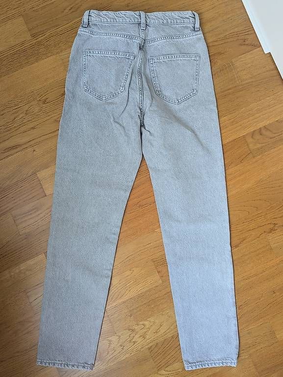 Cos Jeans: COS Jeans Gr.24 hellgrau – Gebraucht aus St. Gallen von Mosaika 1