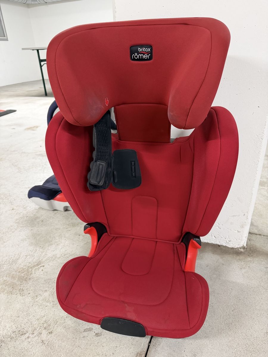Britax Römer Seggiolini per auto: Britax Römer Kindersitz rot gebraucht – Usato da Watt venduto da Soraya70