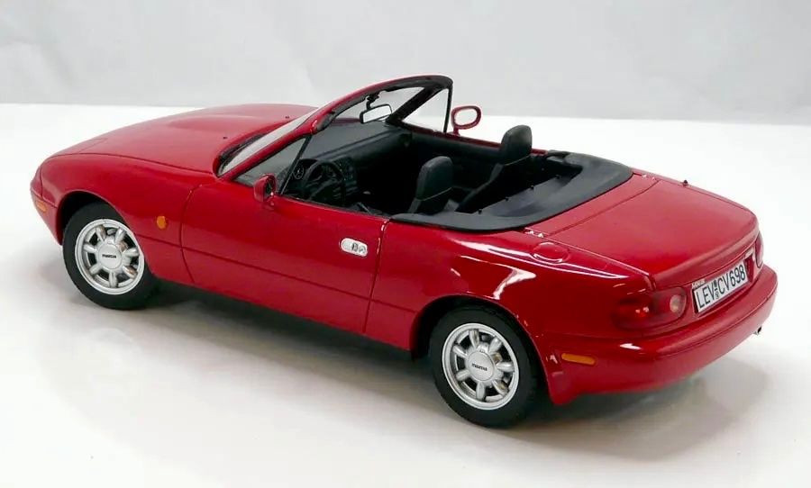 Mazda Modellini d'auto: MAZDA MX-5 ROADSTER, Massstab 1:18 – Nuovo e nell'imballaggio originale da Erlenbach im Simmental venduto da Model_box 2