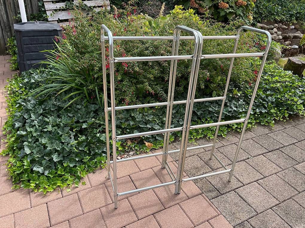 Regale: Getränke-Harsssengestell – Gebraucht aus Winterthur von Mittagsspitz