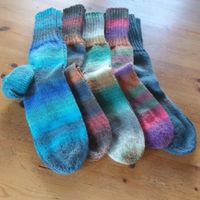 5paar Handgestrickte Socken mehrfarbig Gr. 45