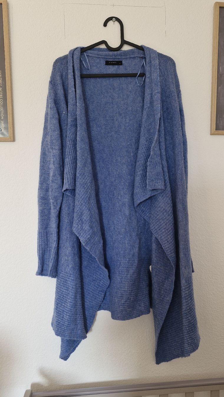 Maglioni & Felpe: Damen Strickjacke blau Kardigan Grösse S Pullover  – Usato da Bürglen TG venduto da ksz_kjs6