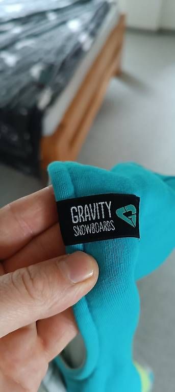 Pullover & Sweatshirts: Damen Pullover Gravity – Gebraucht aus Alt St. Johann von mar_rgq8 2