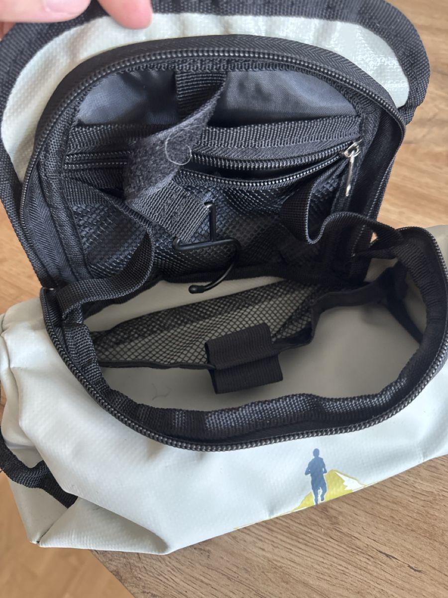 Trousses de maquillage: Necessaire – Neuf (Voir description) à Hunzenschwil par mila012 2