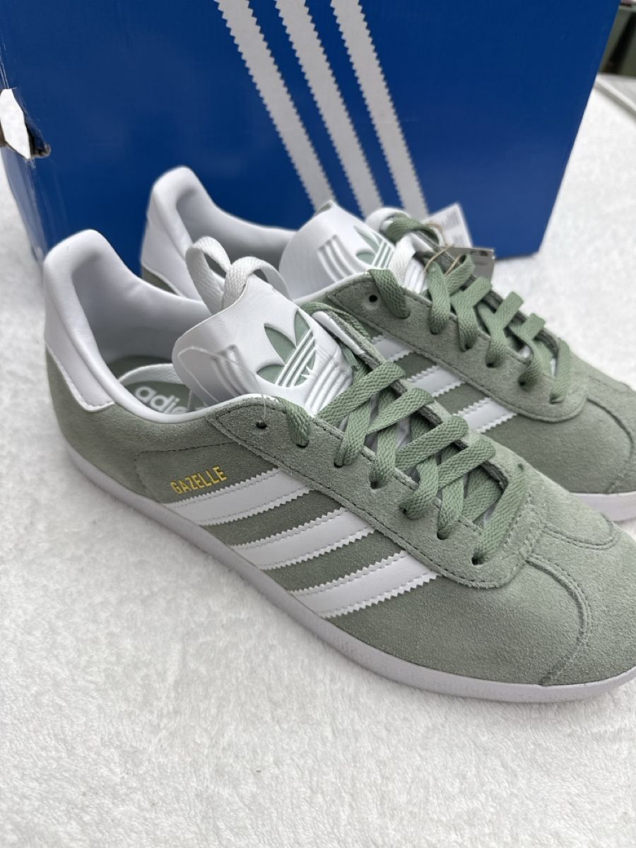 Adidas Herrenschuhe: Baskets Adidas Gazelle vert taille 40. 2/3 – Neu und originalverpackt aus Chenens von anasantos90
