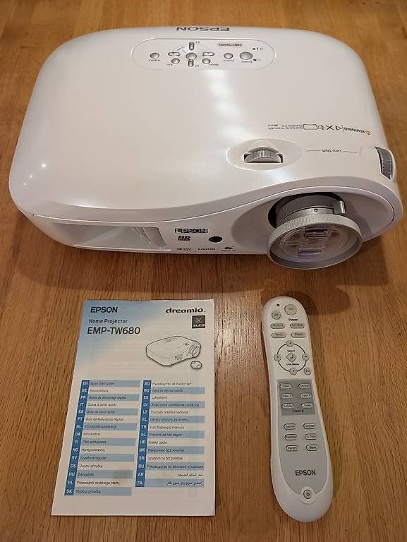 Epson Proiettori: Epson Beamer Projektor EMP-TW680 70.- – Usato da Zürich venduto da She10 1
