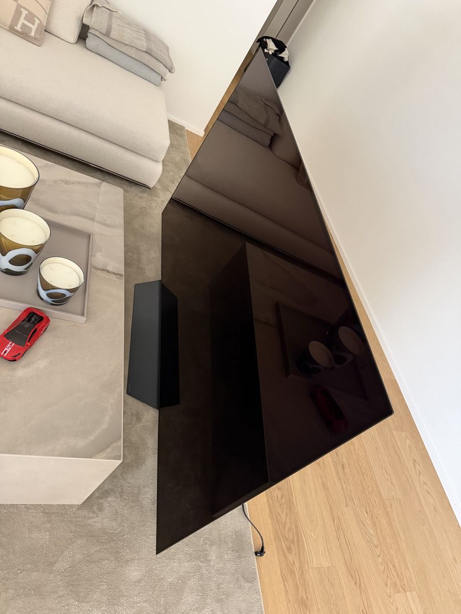 Appareils TV: LG OLED77B19 – D'occasion à Baar par GillesAntibes