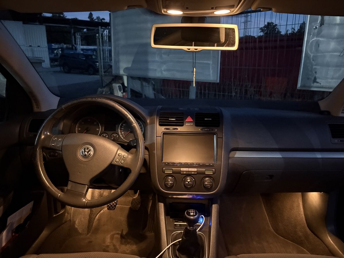 VW Automobili: VW Golf 5  2.0 TDI – Usato da Brüttisellen venduto da Betulla 4