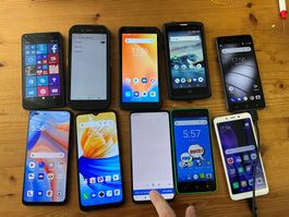 10 Stück defekte Android Geräte