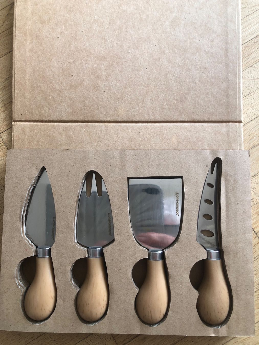 Bestecksets: Käse-und Obstbesteck – Neu und originalverpackt aus Birsfelden von Gondos