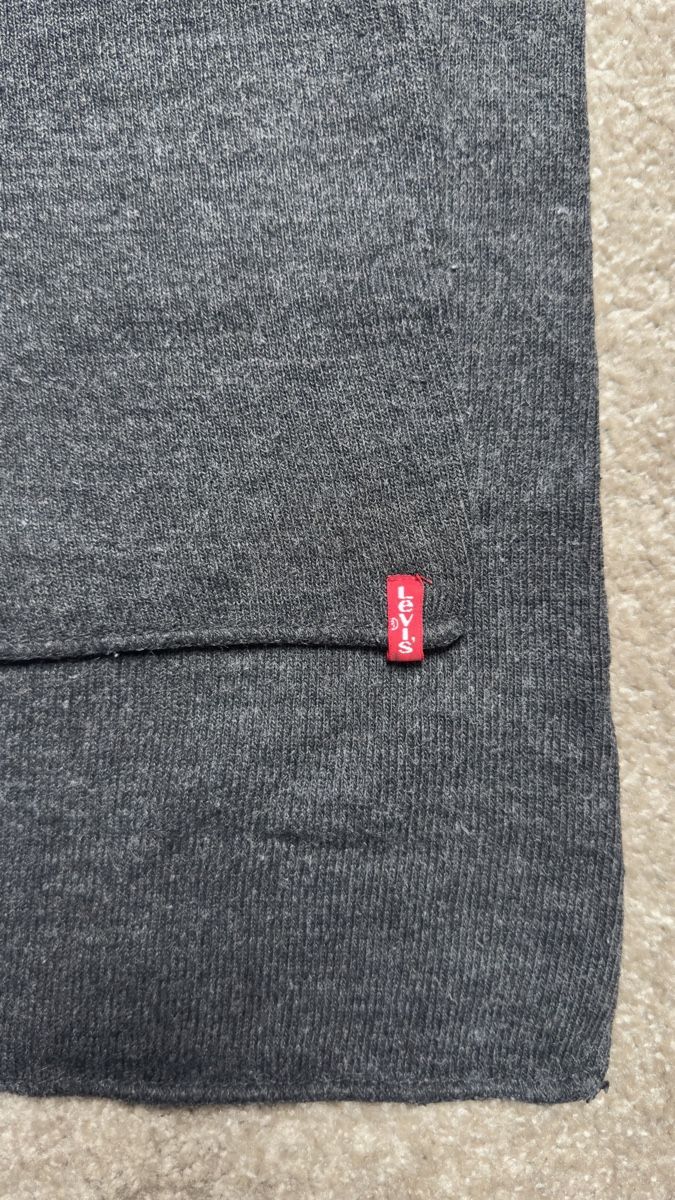 Levi's Foulards, Tücher & Schals: Écharpe Levi's grise – Schal classique – Gebraucht aus Vuippens von Anna_as 1