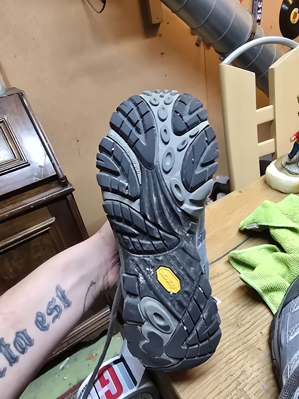 Merrell Scarpe da uomo: Merrell Trekkingschuhe, Grösse 40.5, Grau – Usato da Rorschach venduto da TimelessTrading 3