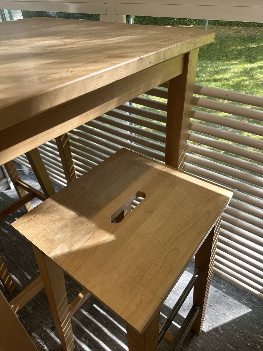 Set di tavolo e panche: Stehtisch mit 3 Hockern – Usato da Bern venduto da ykl_jgz8 7