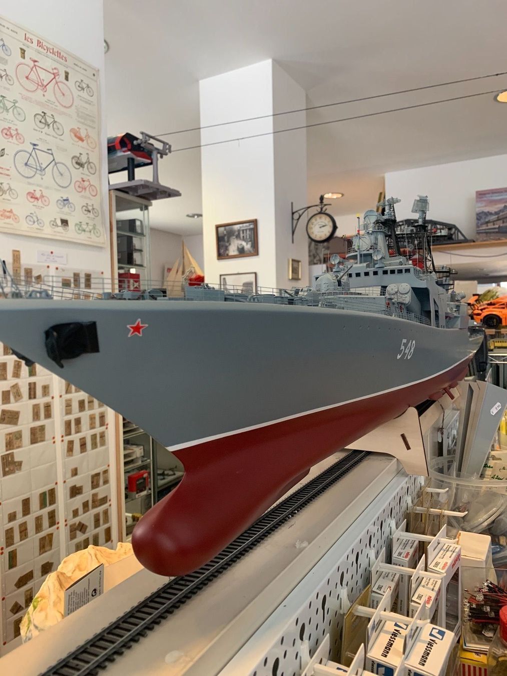Kit di modellismo & Modellini statici: Graupner ship Admiral Panteleyev 1:100 – Usato da Chiasso venduto da Carrara-Modellismo 7