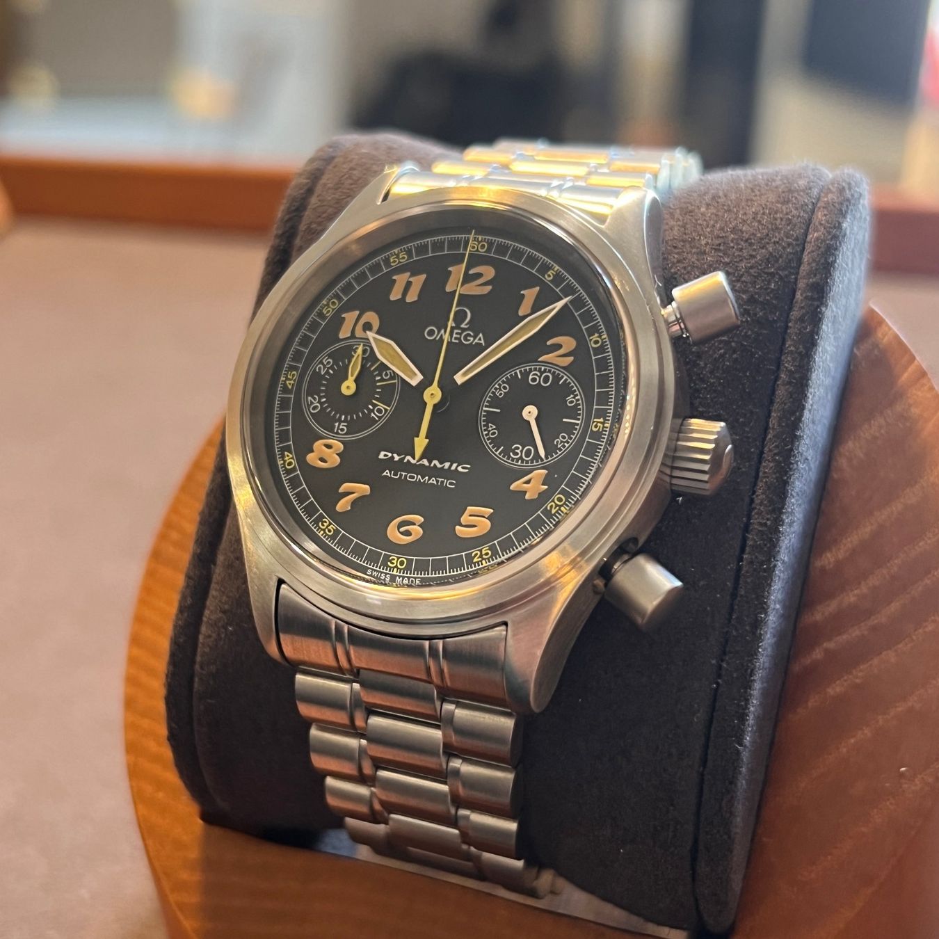 Omega Orologi: Omega Dynamic Chronograph Auto Black Dial 175.0310 – Usato da Carouge GE venduto da Watchaser 2