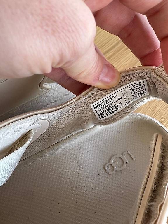 Ugg Damenschuhe: UGG Womens Sandals, Size 39 – Gebraucht aus Thalwil von pal_x28f 2