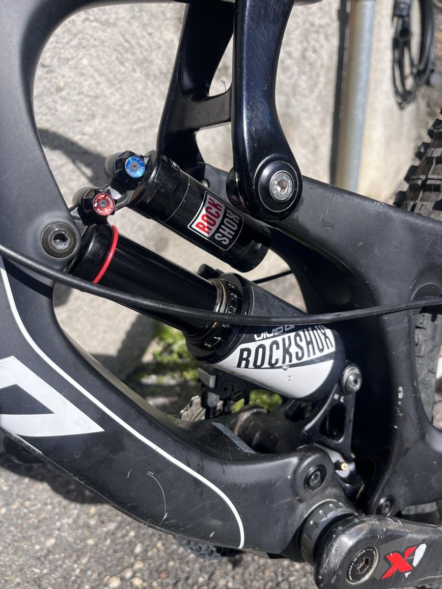 Santa Cruz Biciclette: Santa Cruz V10 2016 Grösse M – Usato da Obfelden venduto da Andrin. 4