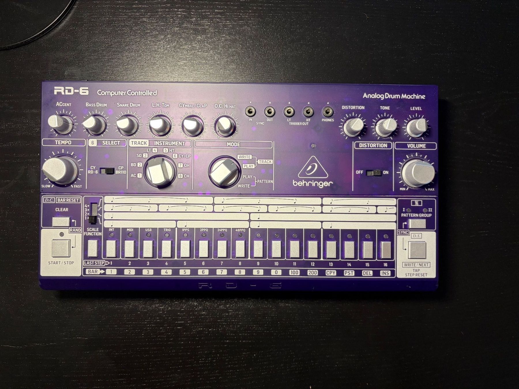Behringer Strumenti musicali: Behringer RD-6 Analog Drum Machine lila guter Zustand – Usato da Esslingen venduto da MaximeNi 1