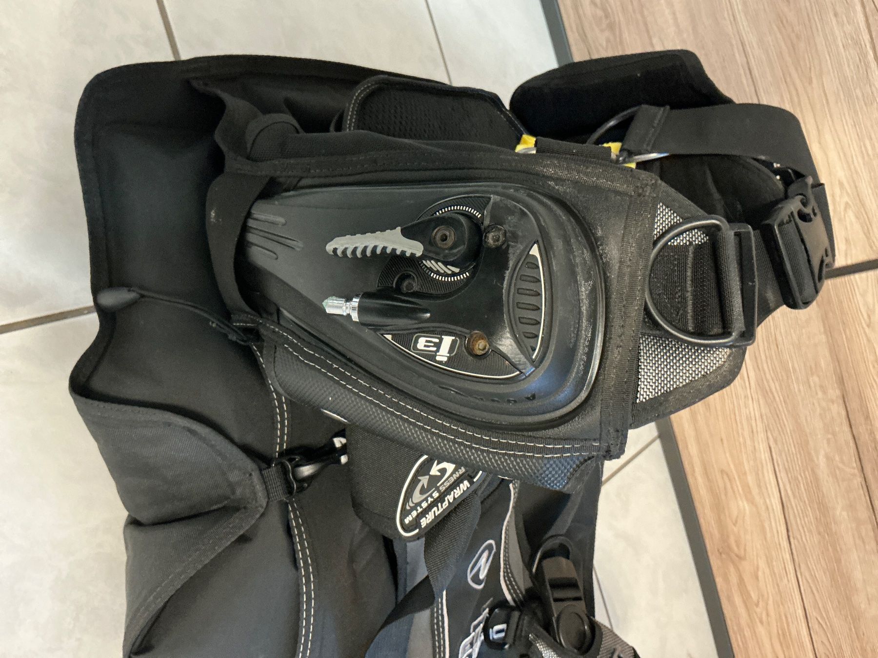 Respiratori & Giubbotti: Tarierjacket Aqua Lung Dimension i3 BCD-Disconrinnes Gr.S/M – Usato da Galgenen venduto da 67sab 5