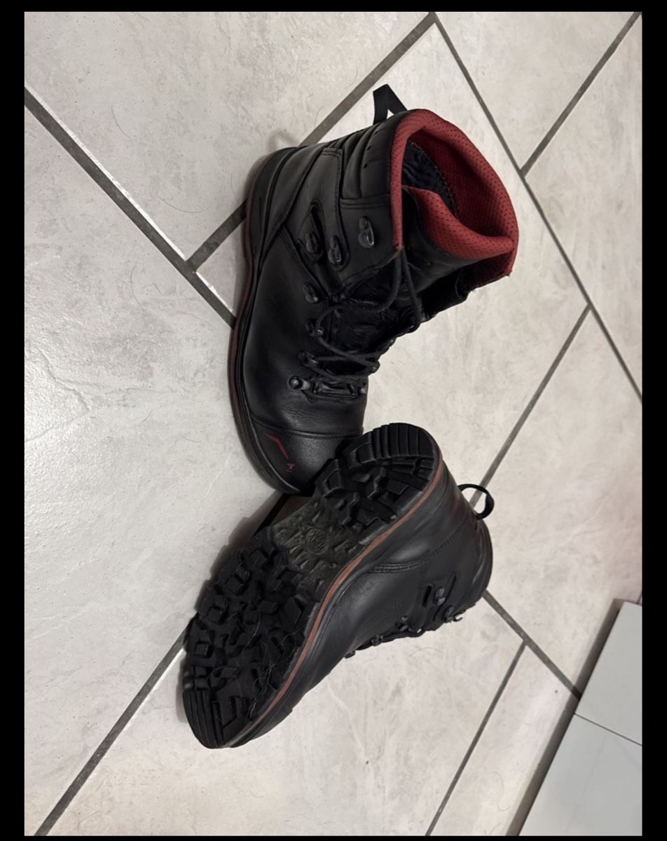 Haix Scarpe da uomo: Bottes de sécurité Haix pointure 43 occasion – Usato da Epalinges venduto da jul_zx9q 1