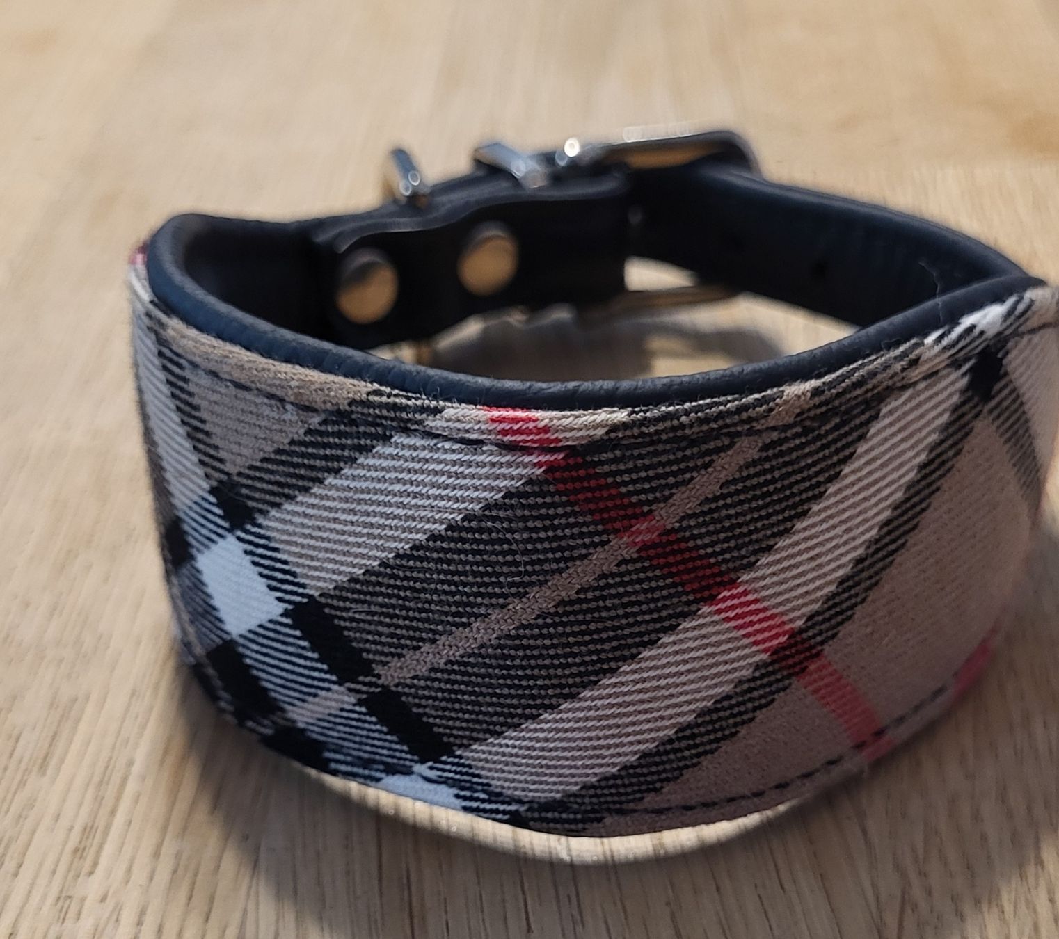 Guinzagli & Collari: Hundehalsband – Nuovo (secondo la descrizione) da oberuzwil venduto da Dogstyle
